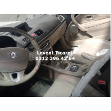 Megane Çıkma Dolu Göğüs-Torpido